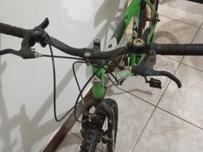 Bicicleta Atom 18 marchas