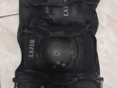 Patins Traxart Black 43 Semi-novo Com equipamentos de Proteção