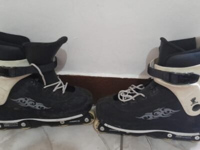 Patins Traxart Black 43 Semi-novo Com equipamentos de Proteção