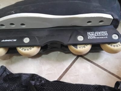 Patins Traxart Black 43 Semi-novo Com equipamentos de Proteção
